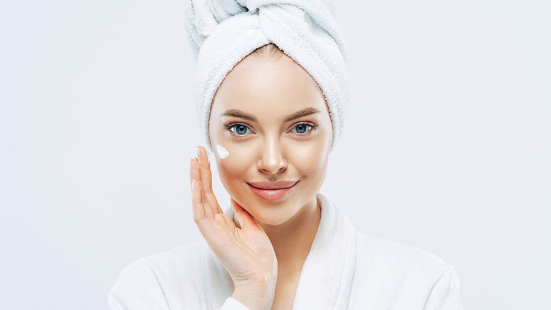 Comment Éliminer les Rides du Visage avec l'Huile de Pépins de Raisin et les Bienfaits de la Crème Raffermissante Visage Bio GLP